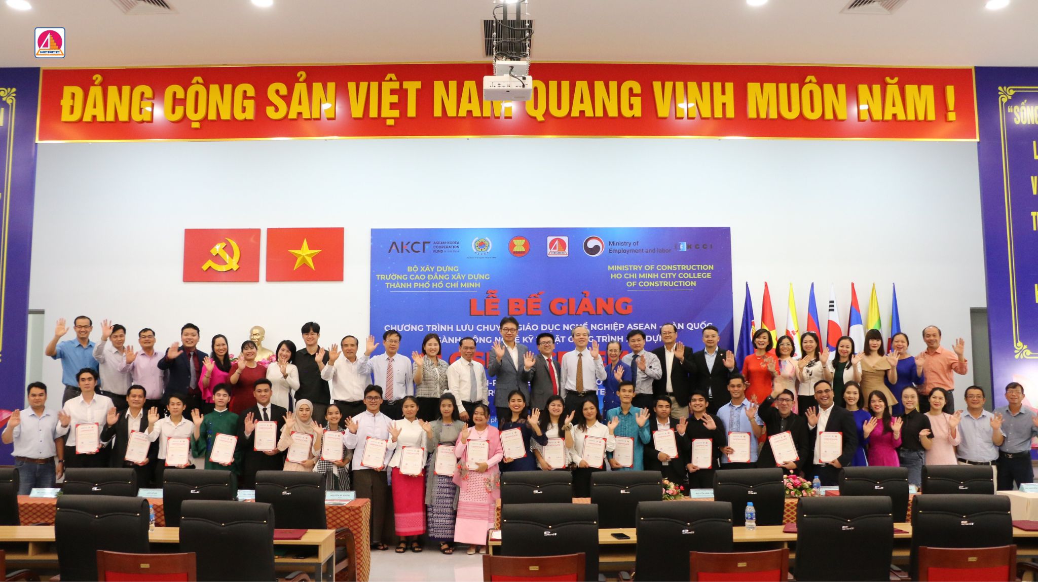 Lễ Bế Giảng Chương Trình Lưu Chuyển GDNN ASEAN - Hàn Quốc Ngành Công Nghệ Kỹ Thuật Công Trình Xây Dựng