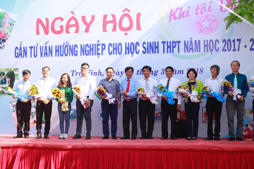 Đoàn tư vấn tuyển sinh Trường Cao Đẳng Xây dựng Thành phố Hồ Chí Minh tại tỉnh Trà Vinh