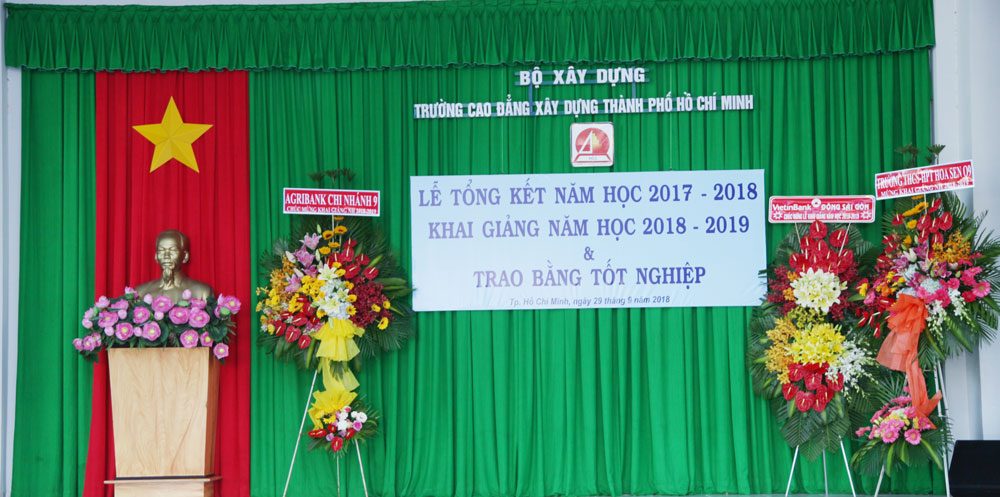 Lễ tổng kết năm học 2017-2018, khai giảng năm học 2018-2019 và trao bằng tốt nghiệp