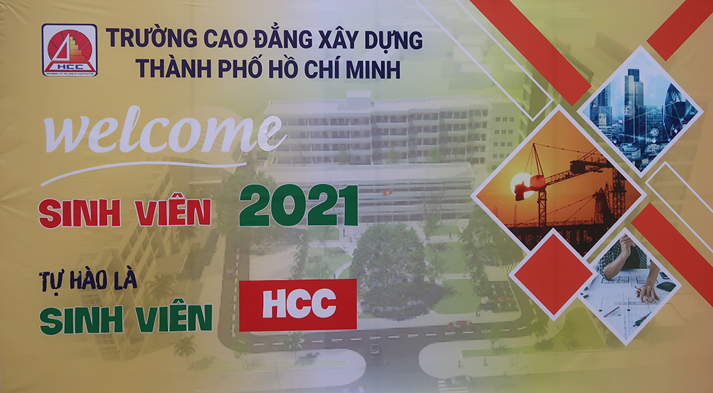 Trường Cao đẳng Xây dựng thành phố Hồ Chí Minh chào đón sinh viên quay trở lại trường học trực tiếp